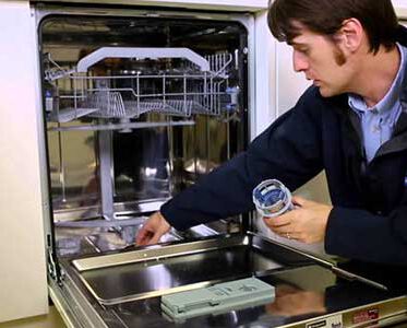 تمیز کردن فیلتر و آب پاش ماشین ظرفشویی